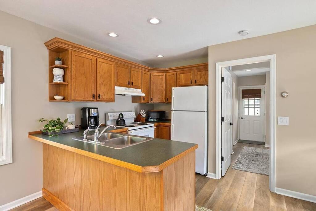 2Min Walk Downtown-Pet Friendly-Offstreet Parking Villa Saugatuck Bagian luar foto