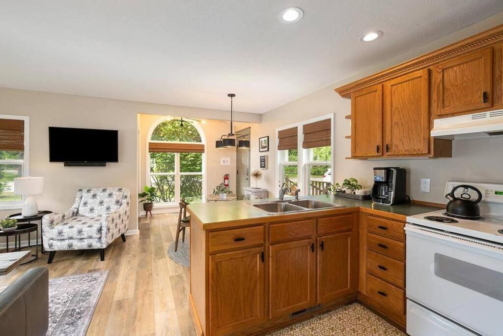 2Min Walk Downtown-Pet Friendly-Offstreet Parking Villa Saugatuck Bagian luar foto